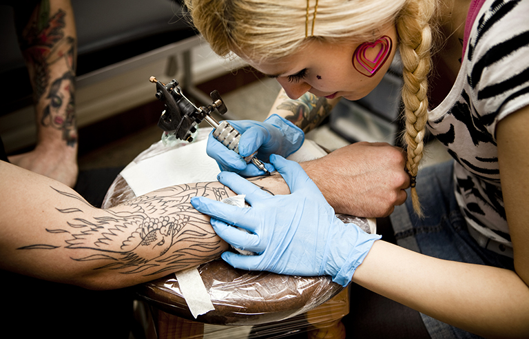 Studim: Tatuazhet mund të rrezikojnë sistemin imunitar