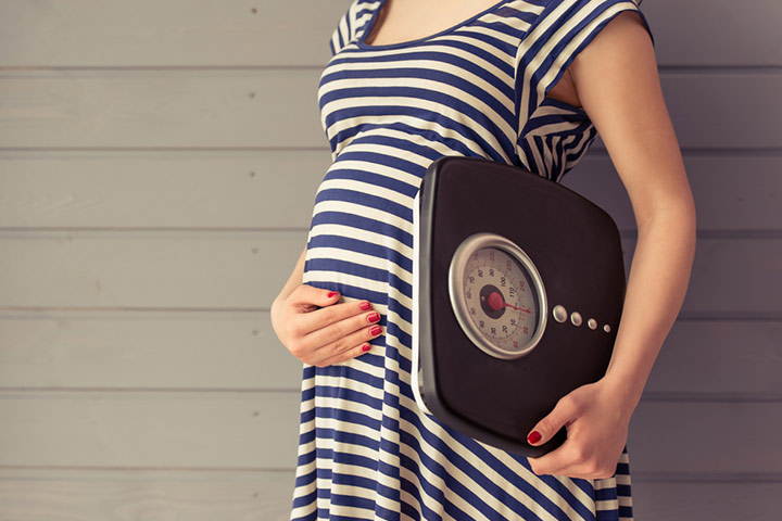 Shtimi i shpejt në peshë gjatë shtatzënisë mund të shpjegojë yndyrën e tepërt tek vajzat