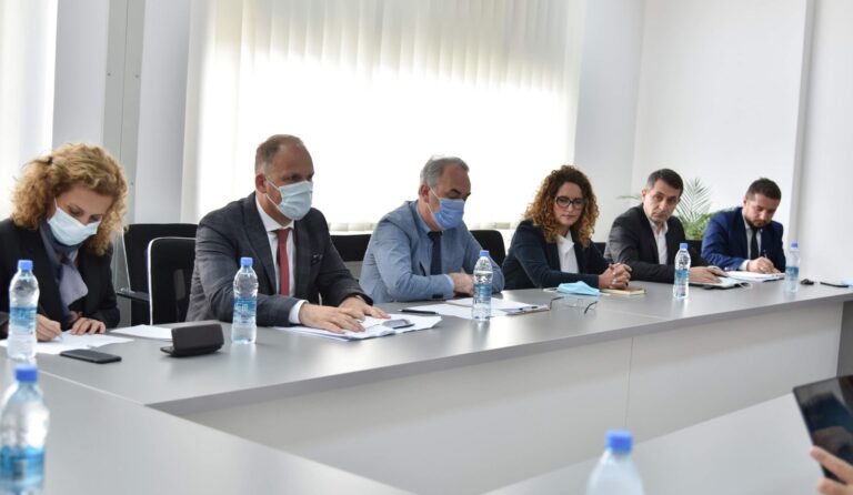 Bordi i SHSKUK-së i reagon deputetëve Shkreta dhe Haxhiu: Po manipulojnë me të dhëna