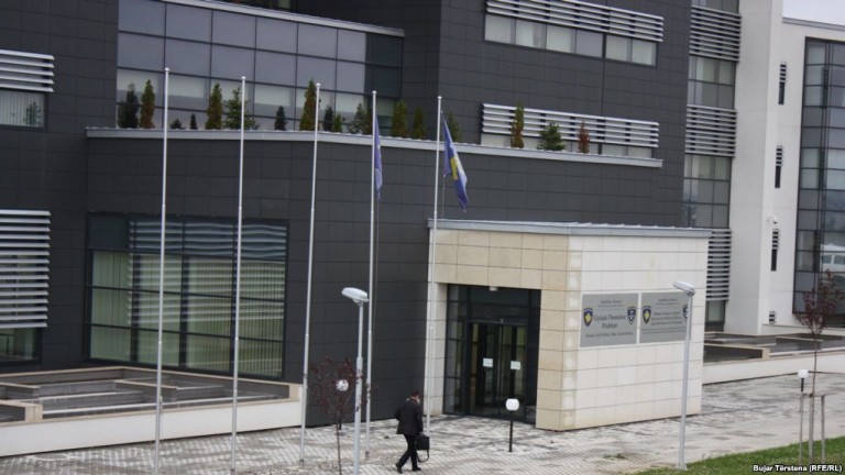Prindërit i kërkojnë dëmshpërblim 200 mijë euro gjinekologut Agron Krasniqi, pasi fëmija lindi pa duar