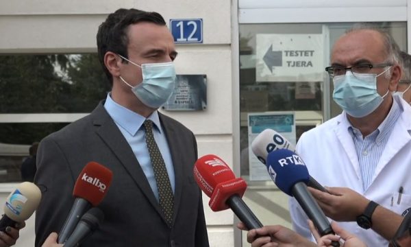 Dy ditë pasi e vizitoi, Kurti ia lë fajin IKSHPK-së për gjendjen e rënduar me pandeminë