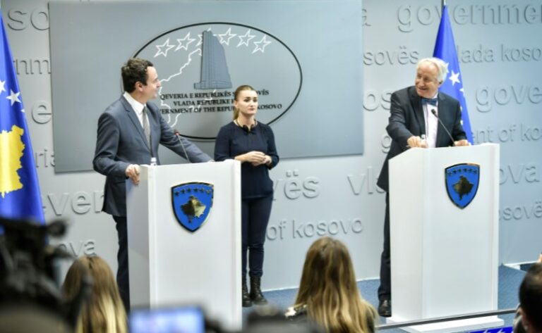 Kryeministri Kurti: Uroj të ketë ndryshime në udhëheqësinë e sindikatave të shëndetësisë