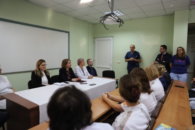 Gexha-Bunjaku, falenderon misionet e përkrahura për trajtimin e fëmijëve me sëmundje të ndjeshme