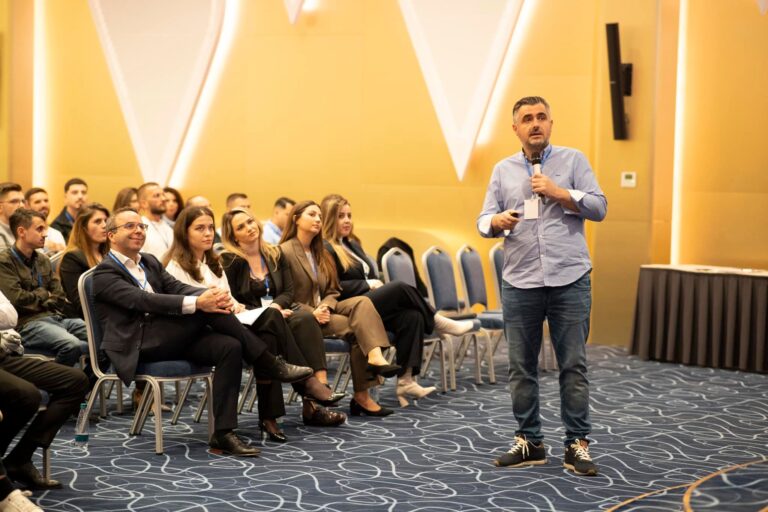 Mjekët shqiptarë nga Zvicra që ligjëruan në Prishtinë të impresionuar me studentët e mjekësisë