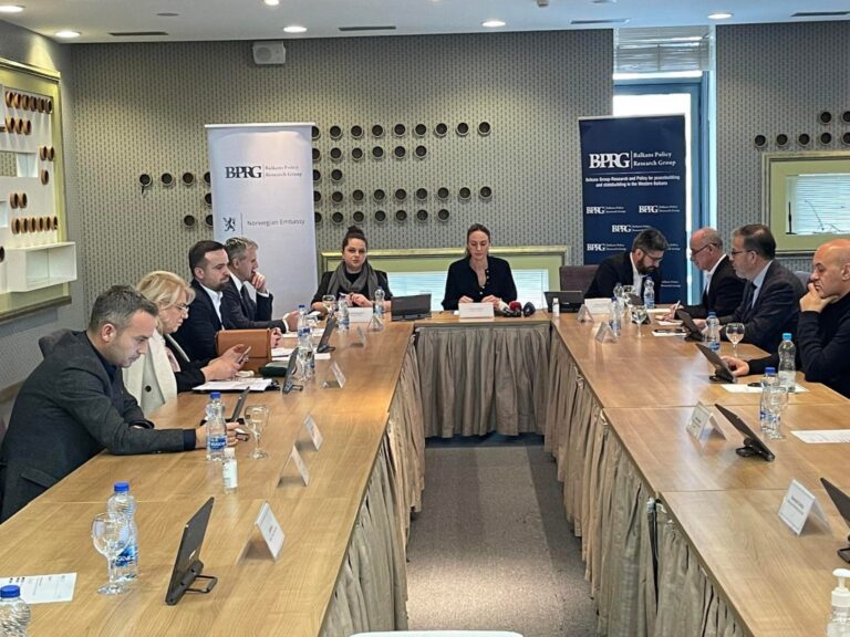 Mbi 200 mjekë janë larguar nga Kosova, 300 janë të pa punë