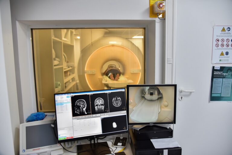 Dyshime për reaksione tek pacientët: QKUK e ndal përdorimin e kontrastit, hesht operatori Liri-Med