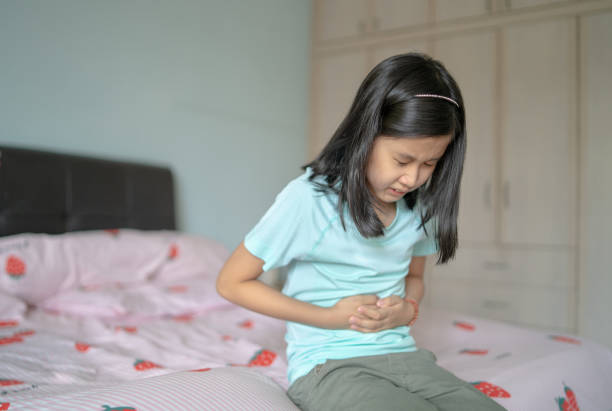 Ushqimet e shpejta dhe ëmbëlsirat shkaktarët e nisjes së ciklit menstrual që në moshën 10 vjeçe