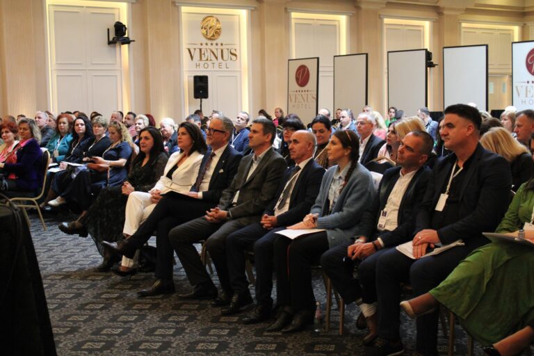 OIK organizoi simpozium me pjesëmarrje ndërkombëtare, Vitia: Infermierët janë boshti i sistemit shëndetësor