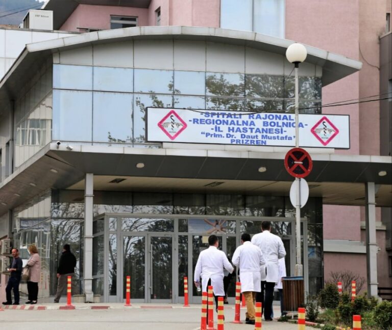 Pacienti fajëson mjekët se ia humbën shikimin në njërin sy