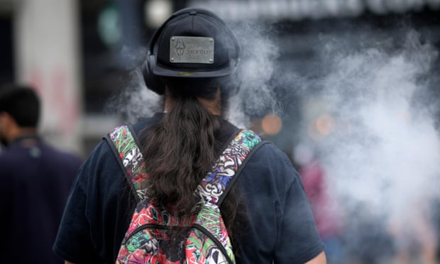Zelanda e Re ndalon cigaret elektrike