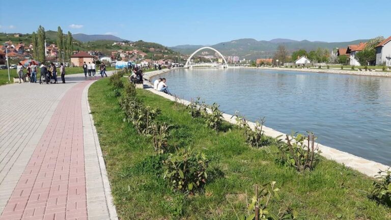 Nxirret e vdekur një grua nga liqeni akumulues i lumit Ibër në Mitrovicë