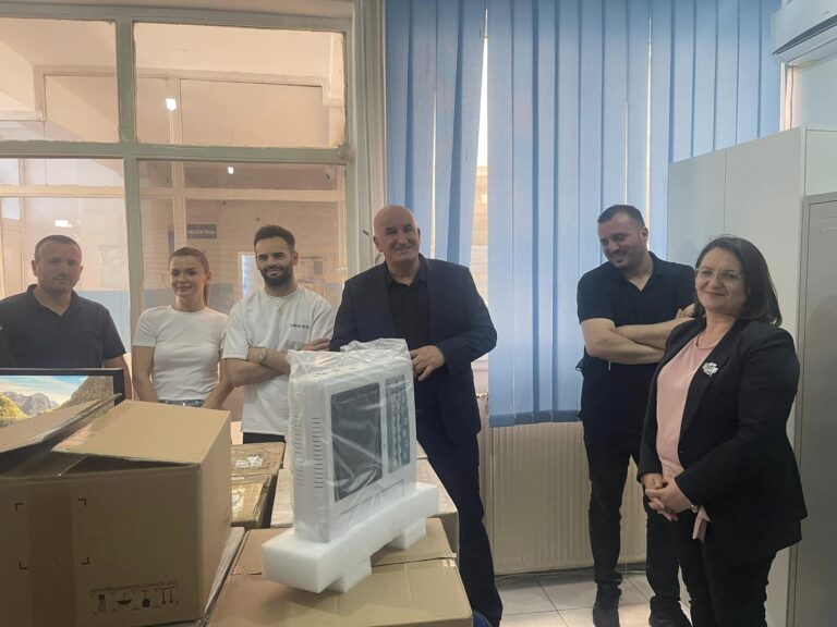 QKMF-ja në Viti furnizohet me pajisje mjekësore përmes investimeve kapitale