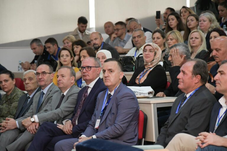 Emini flet për të birin që iu pranua në Fakultetin e Mjekësisë në mesin e komuniteteve