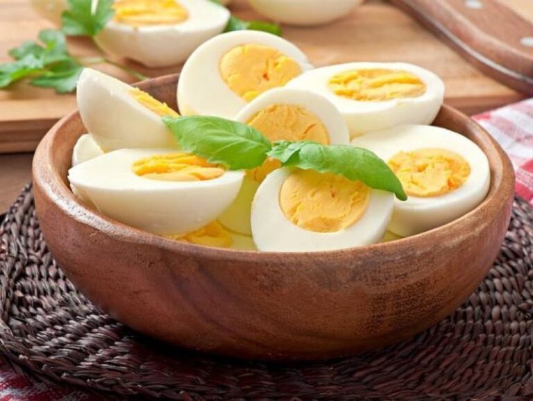 Pse duhet të hani vezë të ziera në mëngjes?