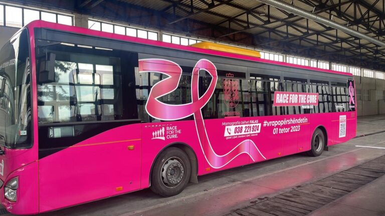 Autobusi me ngjyrën rozë nga sot në qarkullim, shërbimi i mamografisë falas