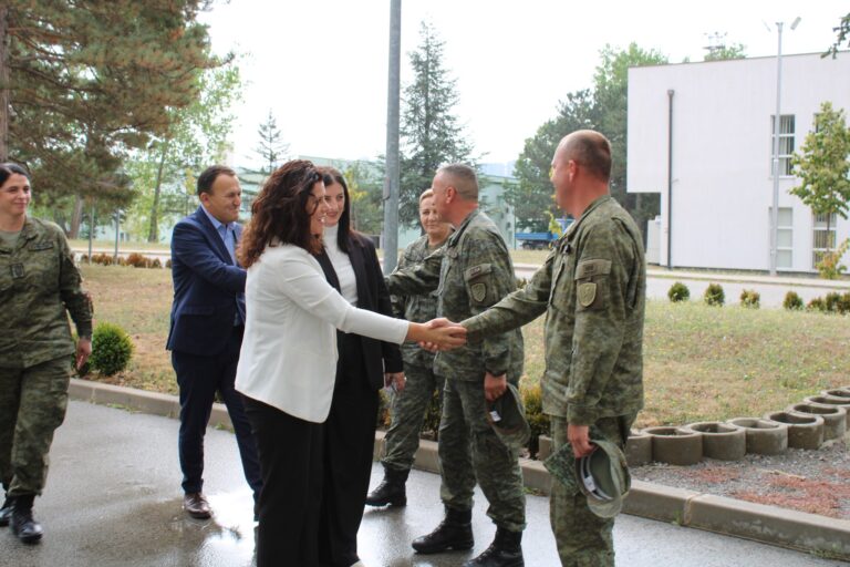 Kryetarja e OIK-ut Nexhmije Gori vizitoi Forcën e Sigurisë së Kosovës Nexhmije Gori