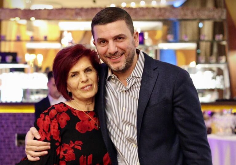 Pas 46 vitesh pensionohet infermieria anesteziste Edibe Krasniqi