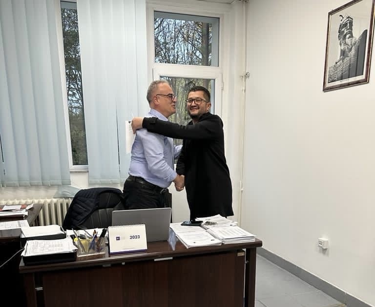 Pas shkarkimit të Kelmendit, jep dorëheqje drejtori mjekësor në Spitalin e Pejës Besnik Ibraj