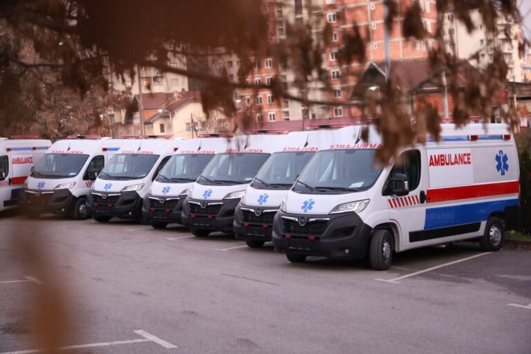 MSh: Shtatë autoambulanca të reja në Flotën e Ministrisë Autoambulancat e reja/Ministria e Shendetesise
