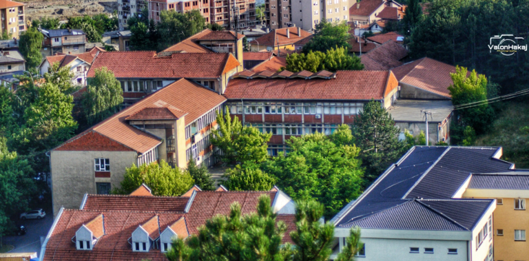 Policia, Dogana dhe AKPM zbarkojnë në deponë e Spitalit të Mitrovicës, shkak produktet ilegale