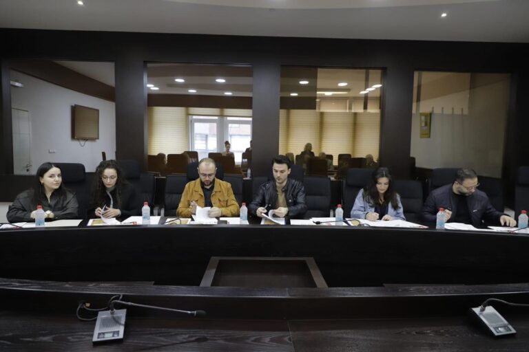 6 mjekë të rinj fillojnë punën në QKMF “Dr.Nexhat Çuni” në Mitrovicë