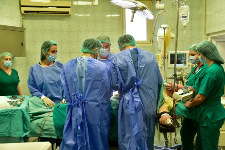 Spitali i Pejës kryen 15 operime të ndërlikuara brenda ditës Spitali i Pejes