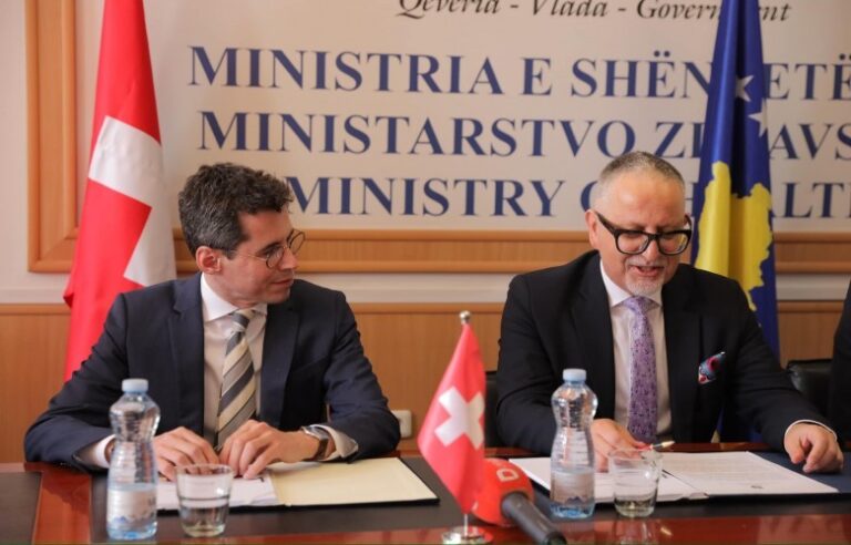 Nënshkruhet marrëveshja për avancimin e kujdesit shëndetësor të qasshëm dhe cilësor në Kosovë