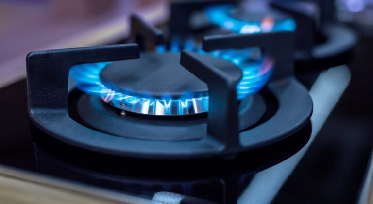 Studimi i ri zbulon se stufat me gaz lëshojnë më shumë nanogrimca të dëmshme sesa automjetet