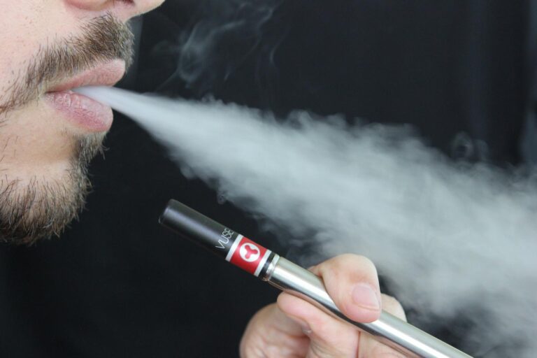 Studim: Përdorimi i cigareve elektronike me rrezik më të lartë të dështimit të zemrës