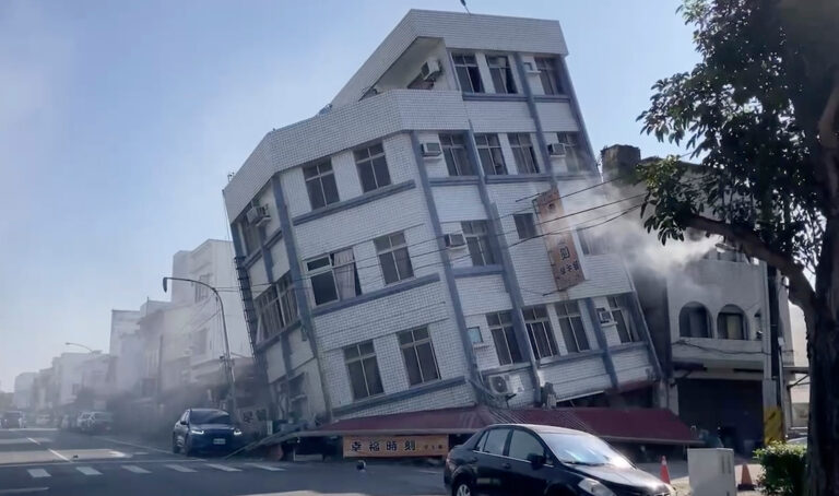 Tajvani goditet nga tërmeti më i fuqishëm në 25 vitet e fundit, paralajmërohet cunami