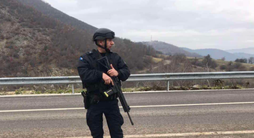 Polici falënderon mjekët e Spitalit të Gjilanit për operacionin dhe kujdesin ndaj tij
