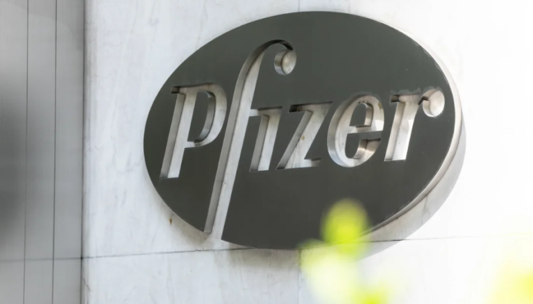 Pfizer do të kërkojë miratimin për vaksinën RSV për njerëzit deri në 18 vjeç