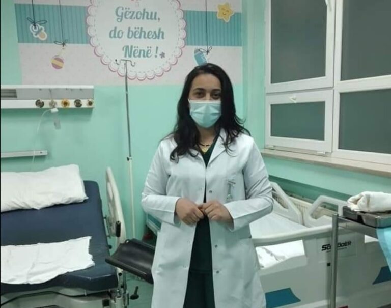 Nëna e re i dedikon një mesazh prekës gjinekologes Mimoza Gecaj-Berisha