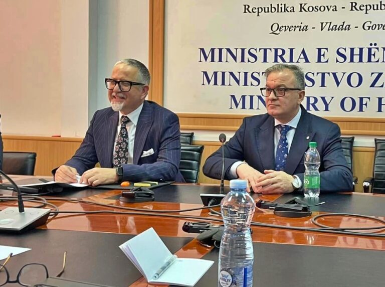 Pasuria e dy shefave të MSh-së, ministrit Vitia dhe Sekretarit Bardiqi