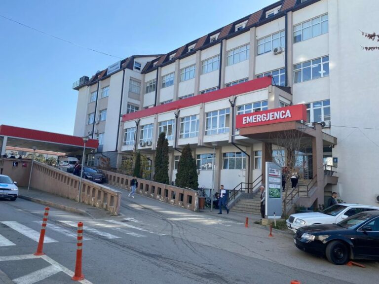 U gjet i shtrirë në tokë, vdes një burrë në Prishtinë