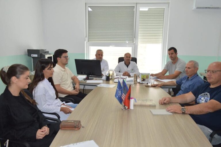 Katër mjekë të rinj fillojnë punën në QKMF-në e Malishevës