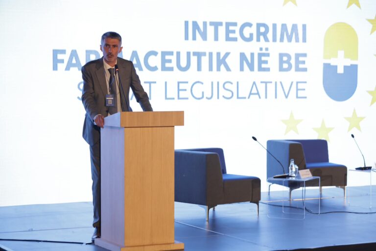 Oda e Farmacistëve të Kosovës shënoi 10-vjetorin e themelimit me Kongres: “Integrimi farmaceutik në BE – Sfidat Legjislative” Kadri Bytyqi - kryetari i OFK