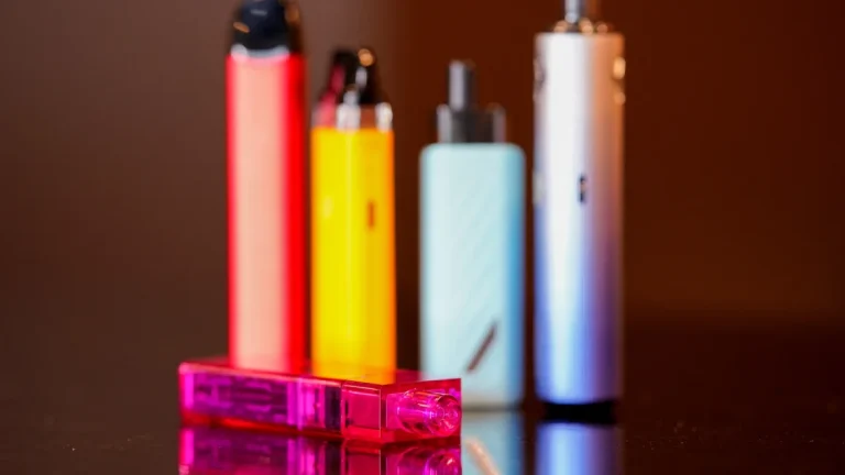 Australia ndalon shitjen e cigareve elektronike pa recetë të mjekut