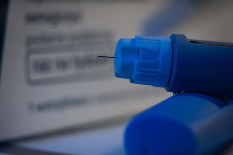 Më shumë se 2,000 pacientë thuhet se janë potencialisht të ekspozuar ndaj HIV-it dhe hepatitit nga një anesteziolog