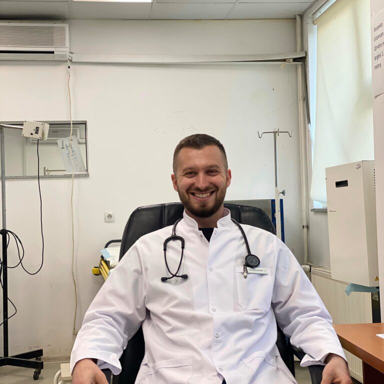 Akuzat e mjekut nga Gjilani për “vdekjen e pacientit” dhe shkeljet e tjera në QKMF, çfarë ka bërë prokuroria me rastin? Leotrim Kurteshi