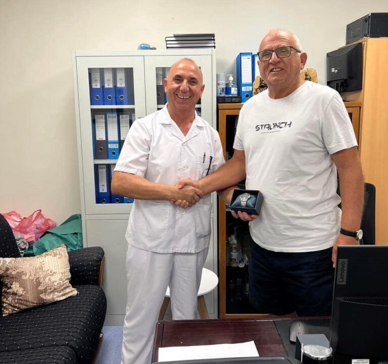 Pensionohet pediatri i Spitalit të Vushtrrisë, Dr. Naser Rexha Spitali i Vushtrrise, pensionimi i Dr. Naser Rexha