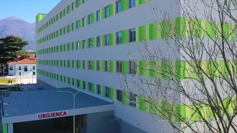 Helmohen 56 studentë të Akademisë së Policisë në Shqipëri