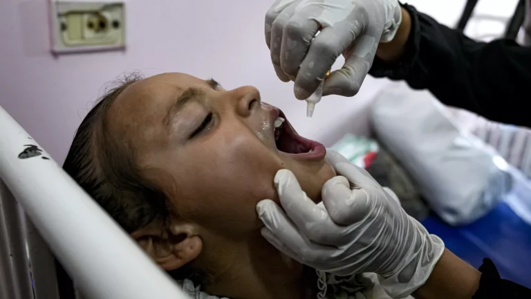 Vaksinimi i poliomielitit fillon në Gaza pas rastit të parë në 25 vjet