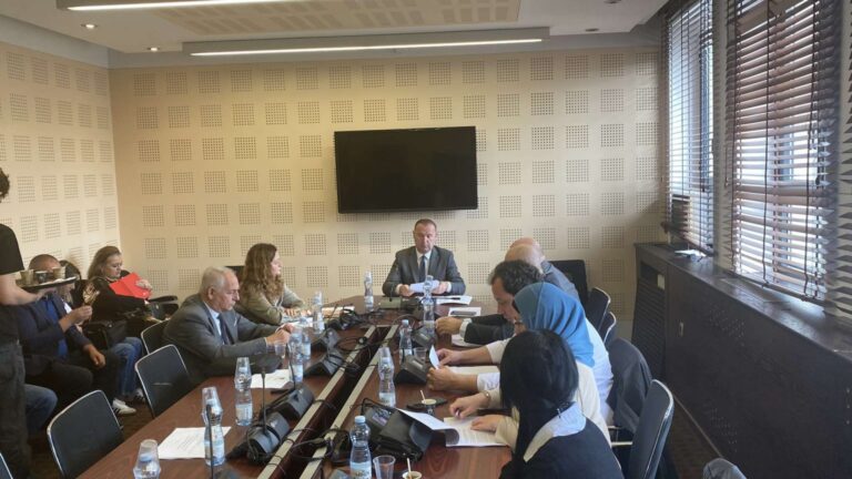 Përkundër kritikave të opozitës, dërgohet në seancë Projektligji për Sigurimin e detyrueshëm të Kujdesit Shëndetësor