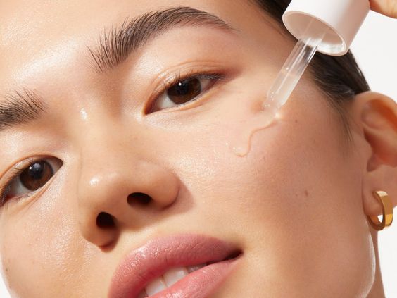 Çfarë ndodh me lëkurën tuaj kur përdorni vitaminë C para gjumit