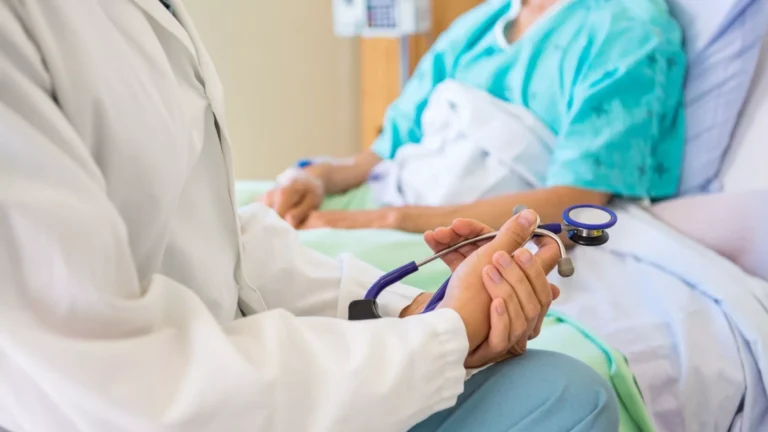 Transplantet e veshkave janë të sigurta për personat me HIV, zbulon studimi amerikan