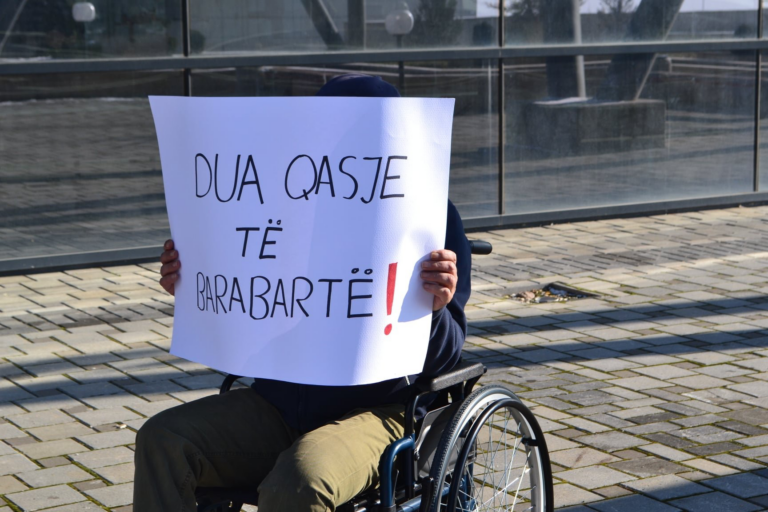 HANDIKOS kërkon sqarime nga ministri Murati: Ku mbetën edhe 20 euro?