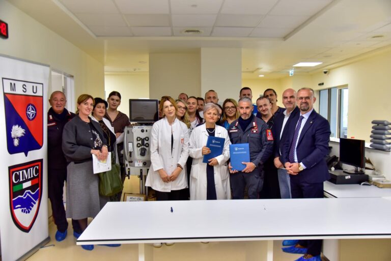 QKUK pranon donacion pajisje të re për klinikën e pediatrisë për përmirësimin e kujdesit shëndetësor të fëmijëve