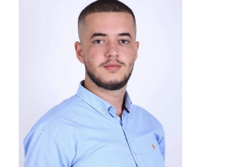 Intervistë me psikologun Adis Shefkiu: Ndikimi i televizonit në zhvillimin emocional dhe social të fëmijëve