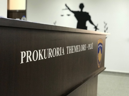 Ngritet aktakuzë kundër Edmond Lajqit për vrasjen e gruas në Pejë
